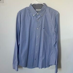 Nautica men’s slim fit button down shirt. Size large.